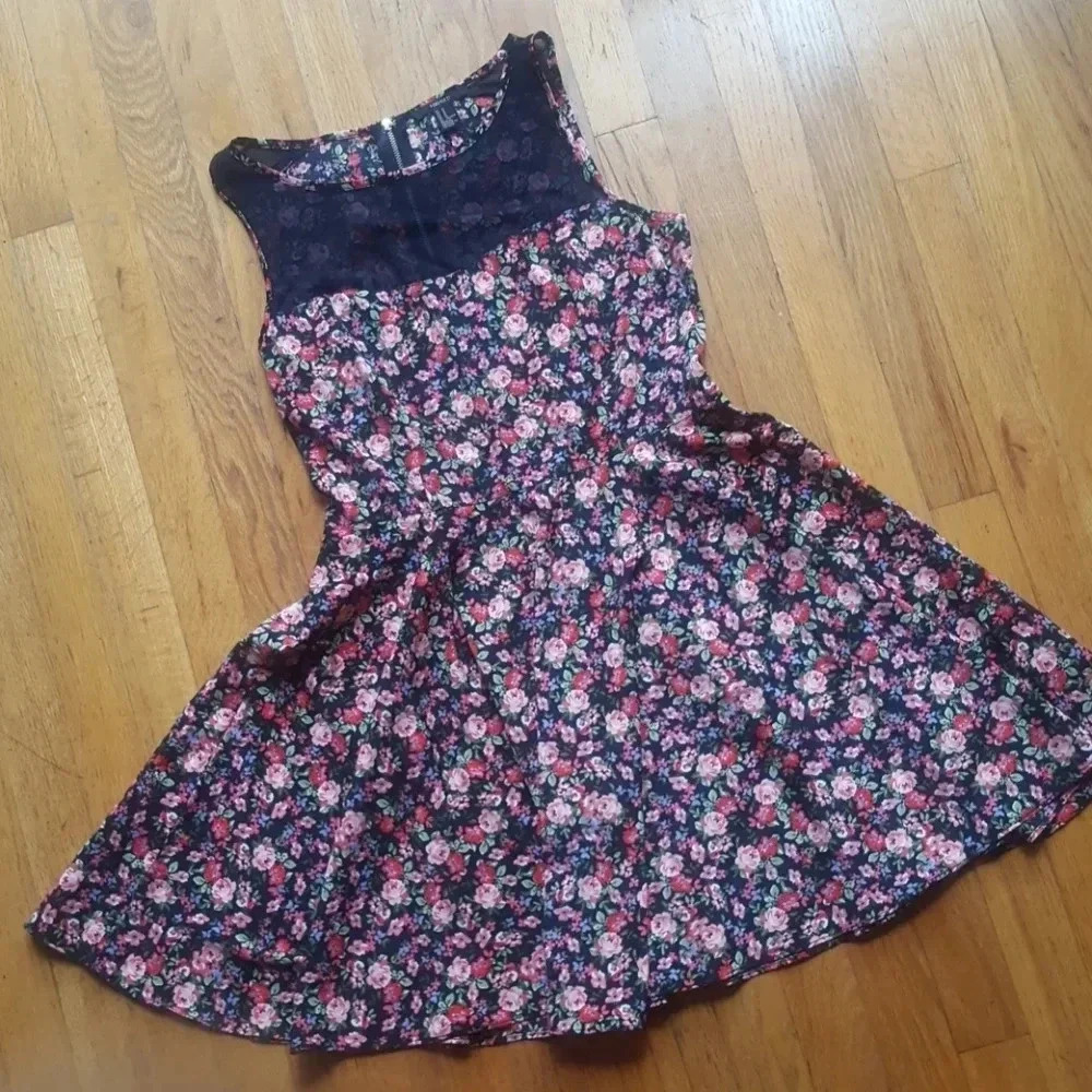 🍀Forever 21 Floral Dress